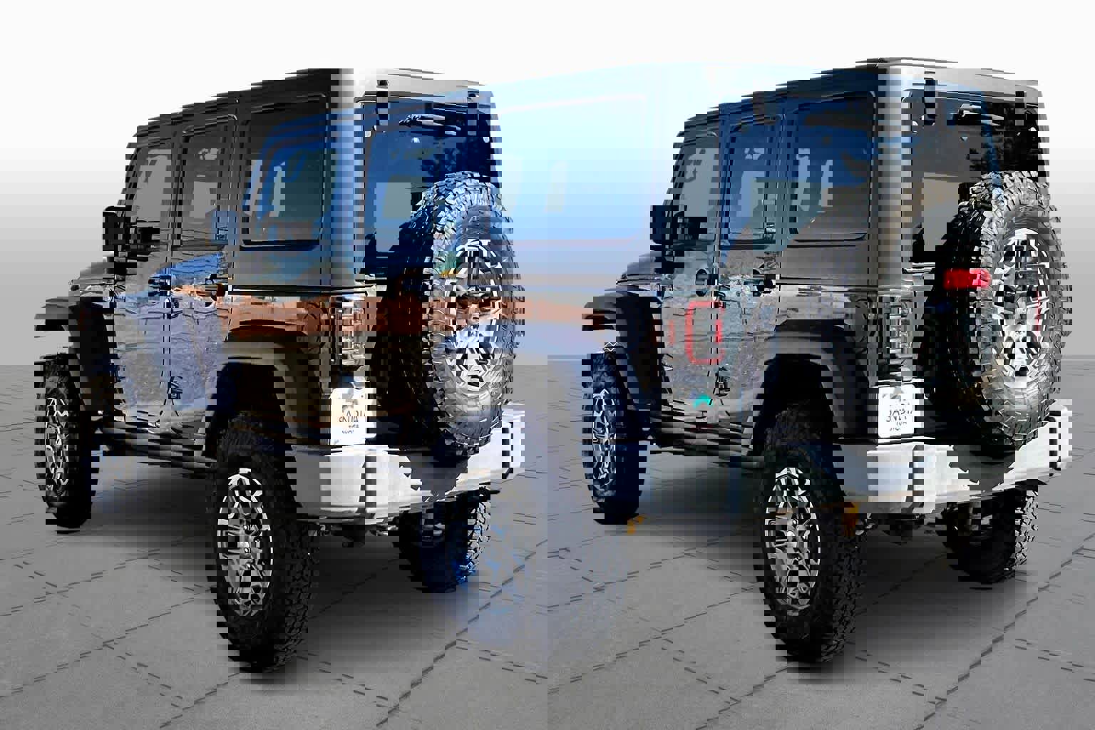 Used 2016 Jeep Wrangler Unlimited Rubicon w/ Connectivity Group image 10