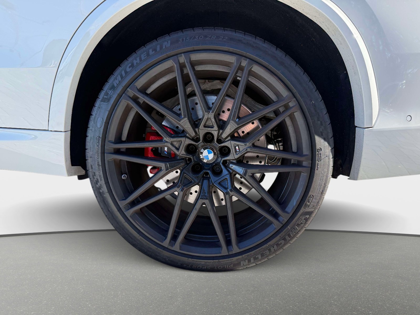 Used 2025 BMW X5 M Competition w/ Executive Package image 16