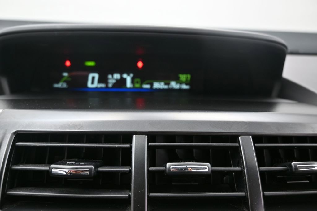 Used 2014 Toyota Prius V Three FWD image 13