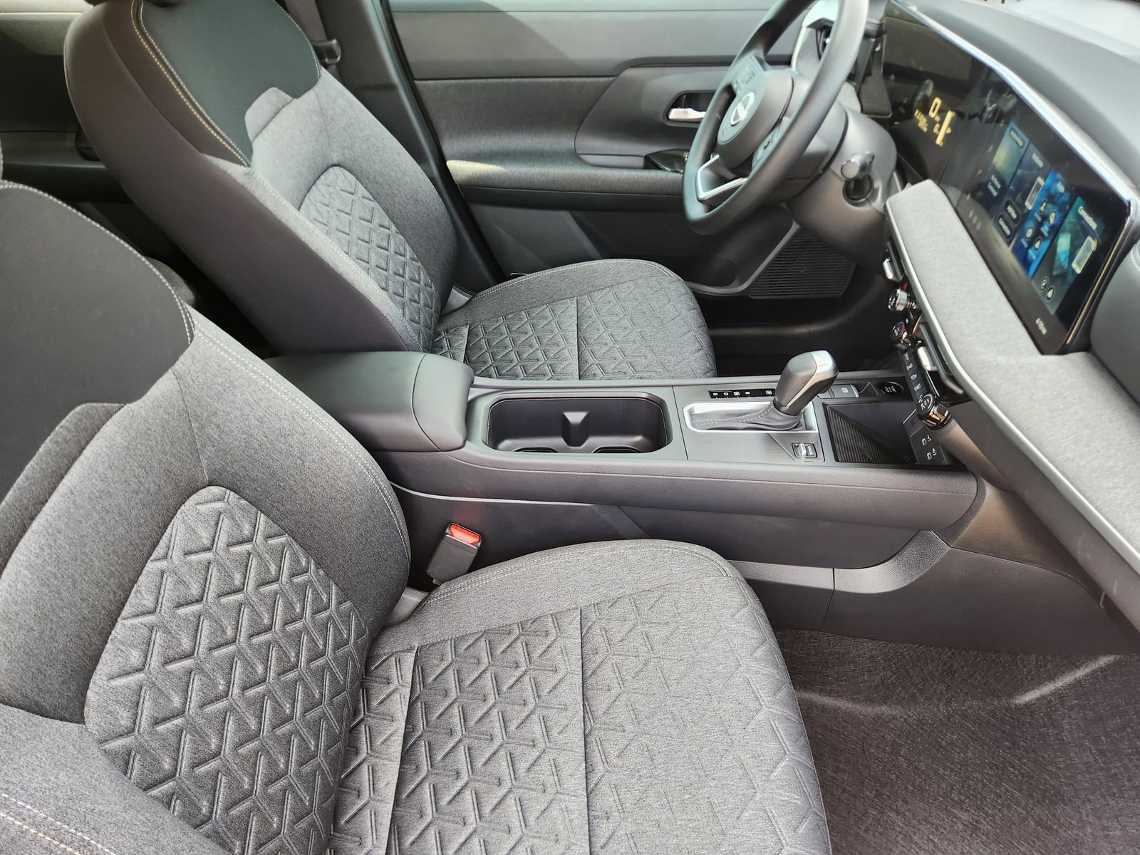 Used 2026 Nissan Kicks SV w/ Charging Package image 17