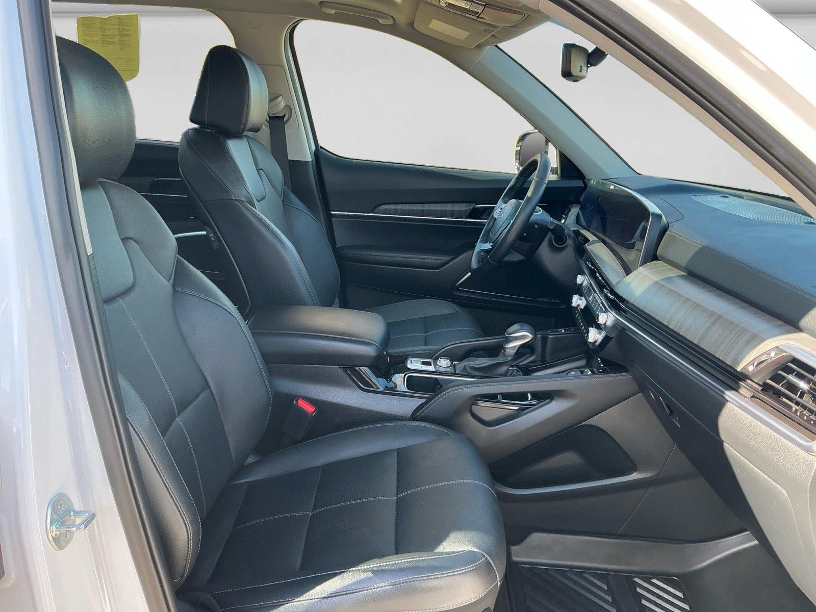 Used 2025 Kia Telluride SX w/ SX Captain's Chair Package AWD/4WD image 15