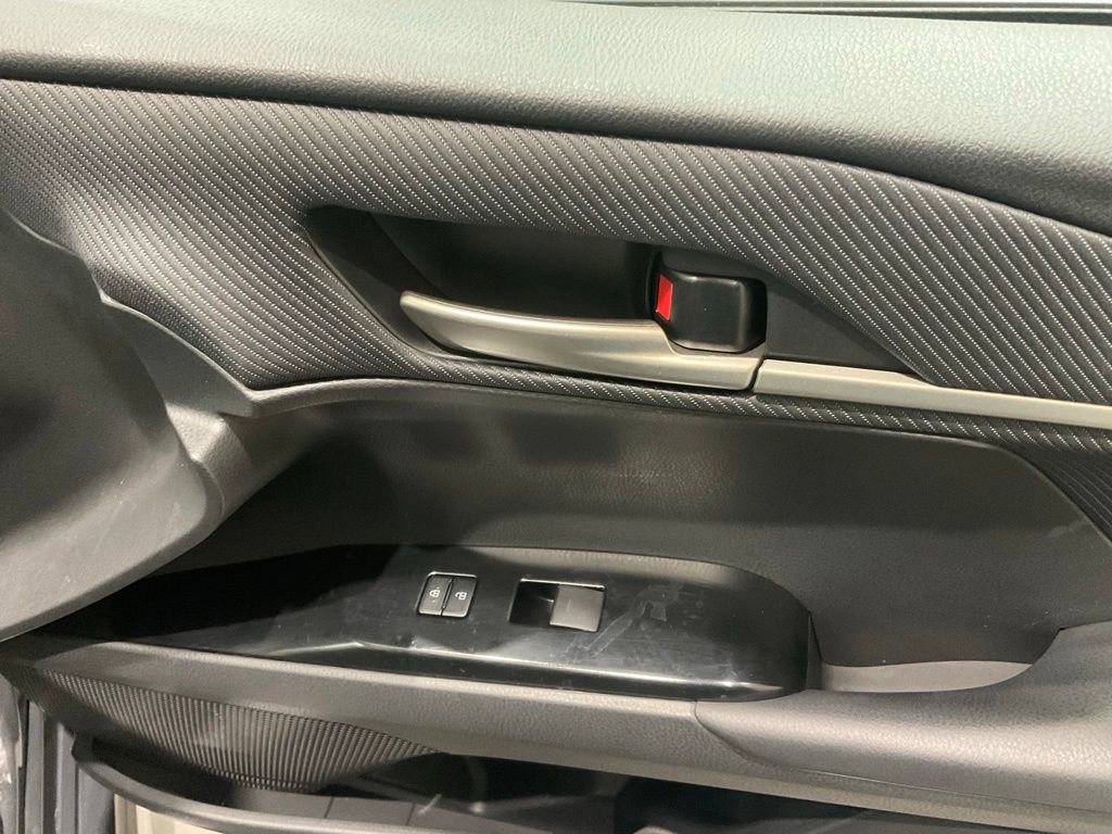 Used 2025 Toyota Camry SE FWD image 12