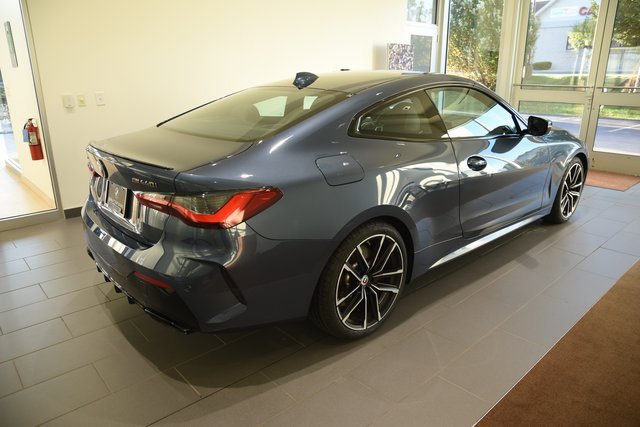 Certified 2022 BMW 440i xDrive Coupe w/ Premium Package image 3