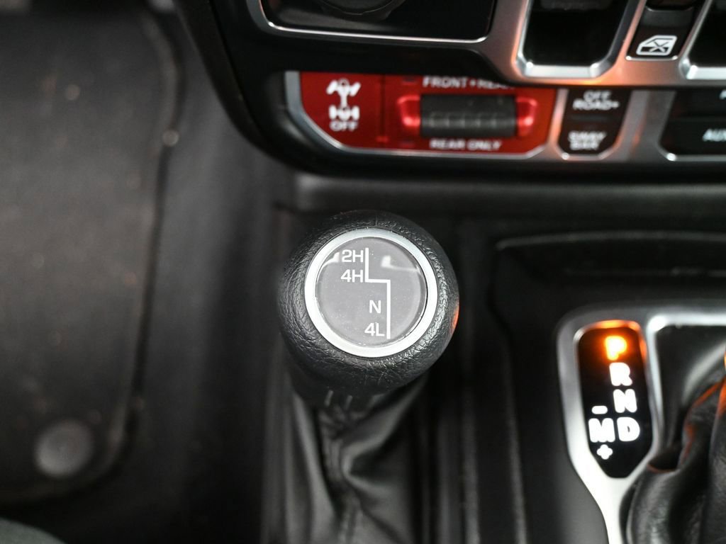 Used 2024 Jeep Wrangler Unlimited Rubicon image 24