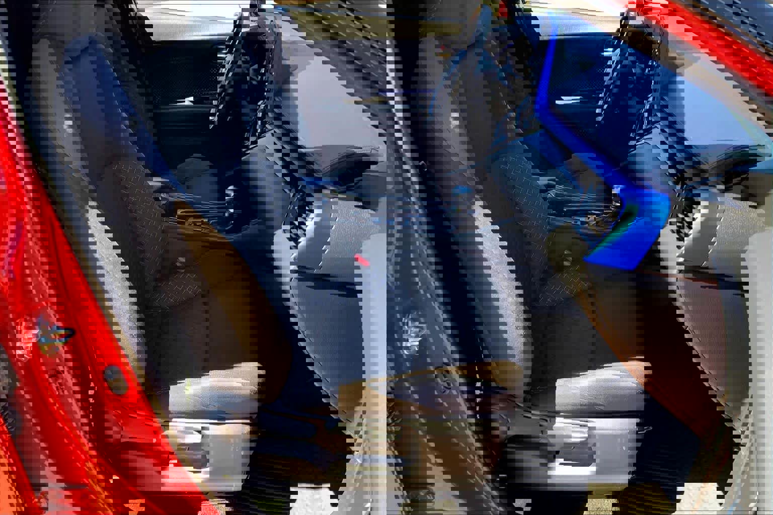 Used 2020 Toyota C-HR XLE FWD image 9