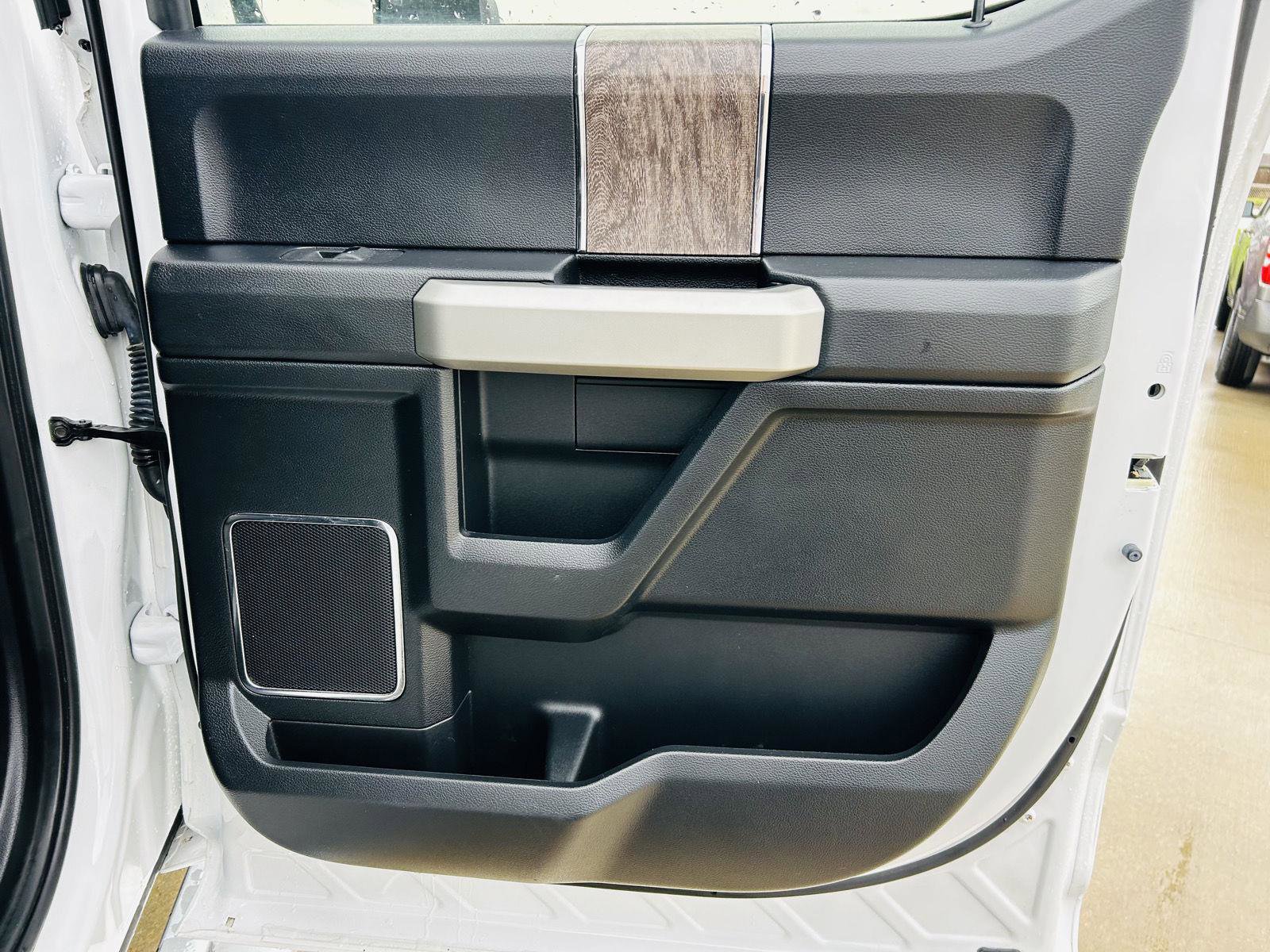 Used 2019 Ford F250 Lariat w/ Chrome Package AWD/4WD image 31