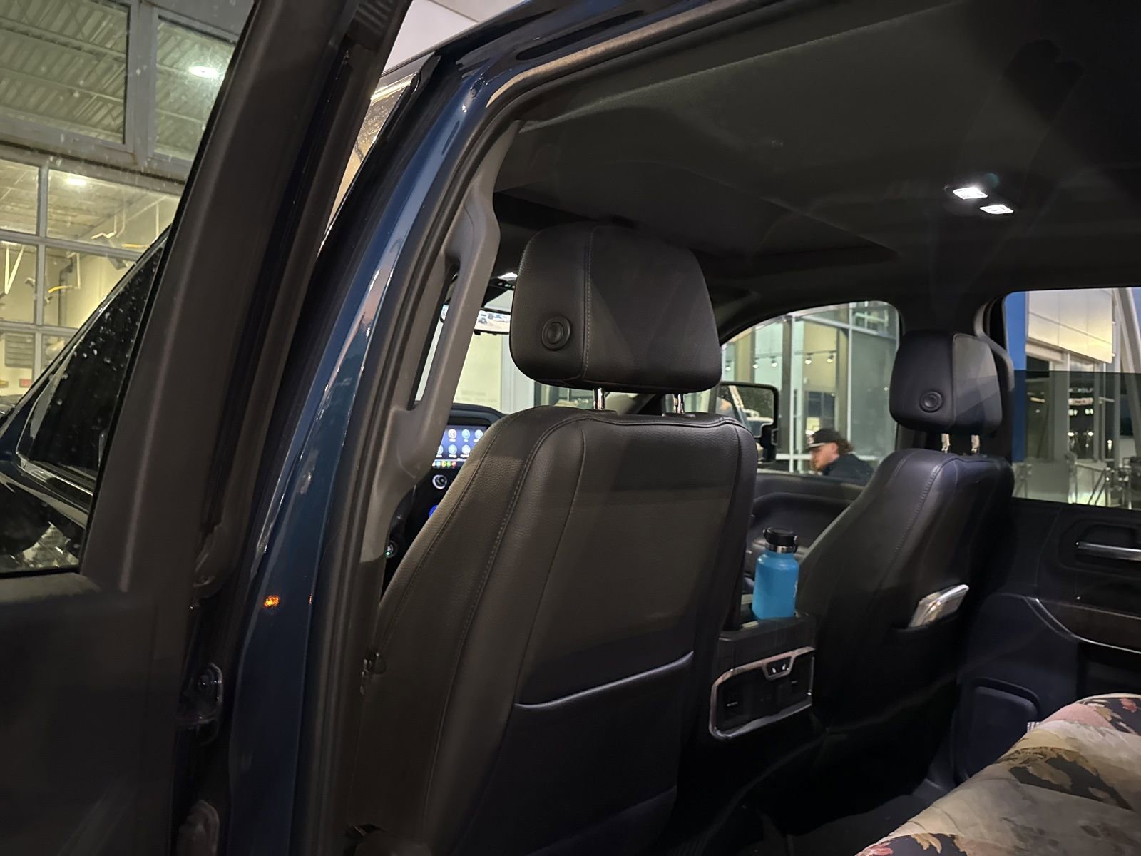 Used 2022 GMC Sierra 3500 Denali w/ Denali Ultimate Package image 8