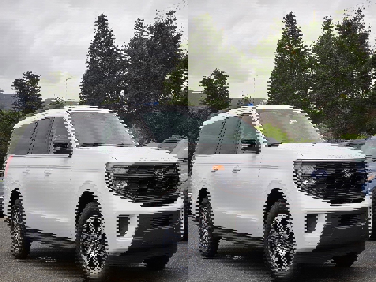 New 2025 Ford Expedition Max Active image 2