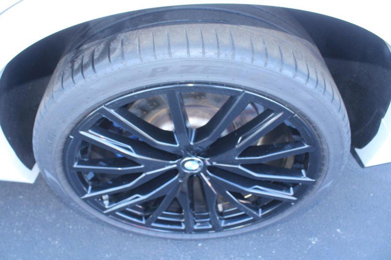 Used 2021 BMW X5 M50i w/ Executive Package image 8