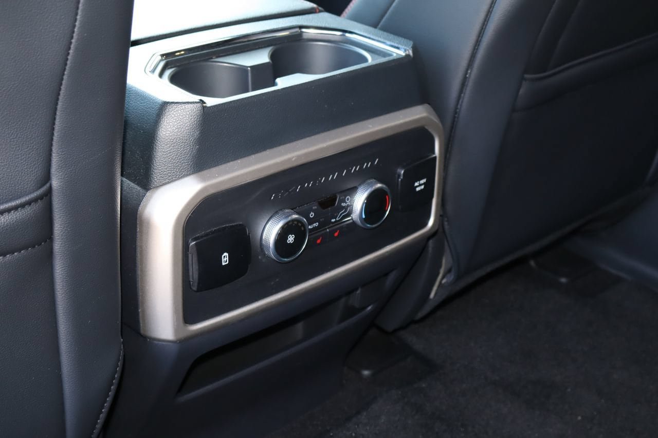 Used 2022 Ford Expedition Limited RWD image 21