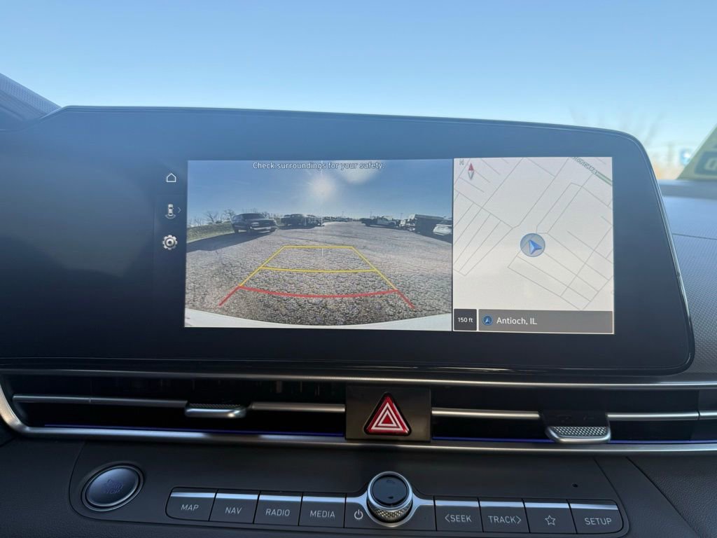 Used 2025 Hyundai Elantra SEL FWD image 41