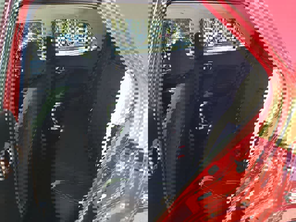 Used 2024 Hyundai Venue SEL image 9