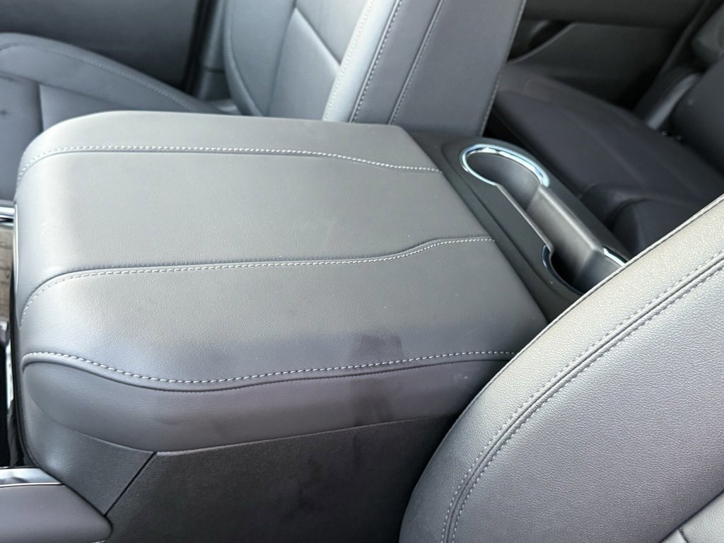 New 2026 Chevrolet Suburban LT w/ LPO, Dark Essentials Package image 28