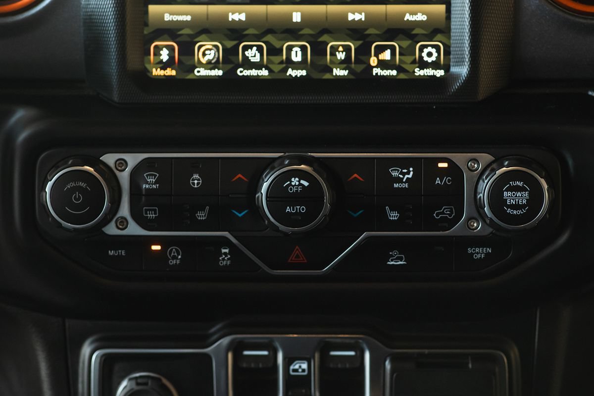 Used 2023 Jeep Gladiator Mojave w/ Cold Weather Group AWD/4WD image 40