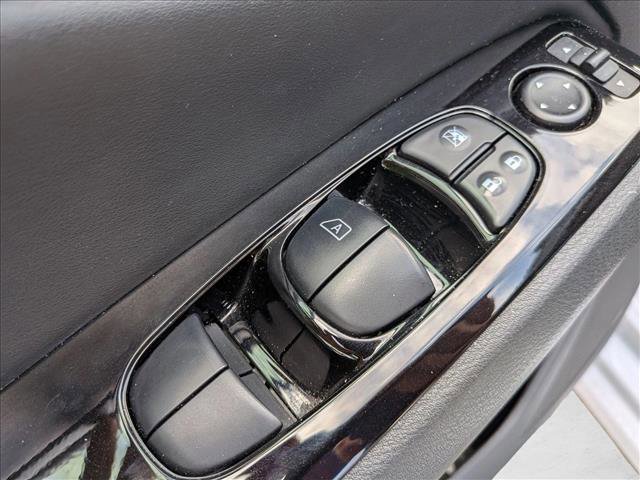 Used 2024 Nissan Altima 2.5 SR w/ SR Premium Package FWD image 11