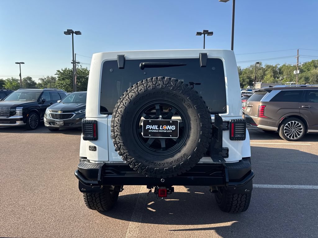 Used 2013 Jeep Wrangler Unlimited Sahara w/ Connectivity Group AWD/4WD image 5