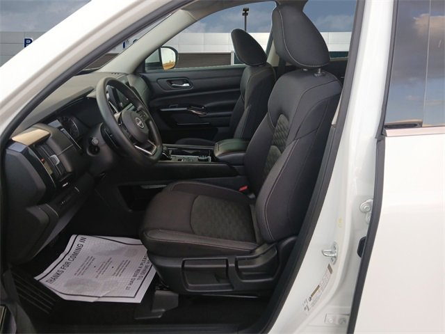 Used 2022 Nissan Pathfinder S image 9