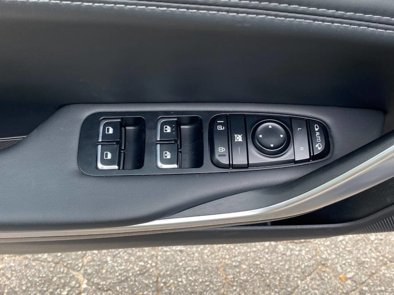 Used 2020 Kia Stinger GT1 AWD/4WD image 17