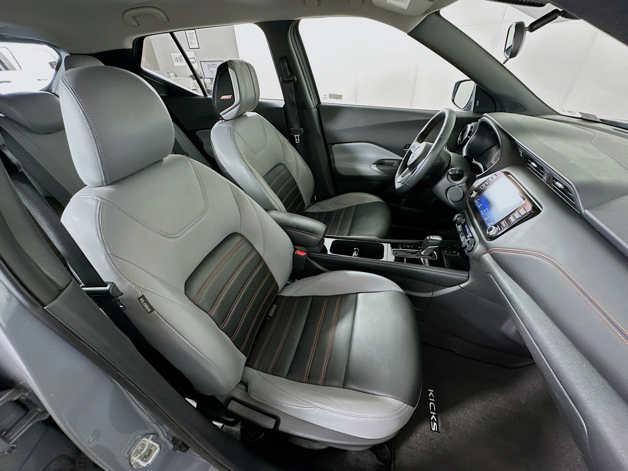 Used 2021 Nissan Kicks SR w/ SR Premium Package FWD image 28