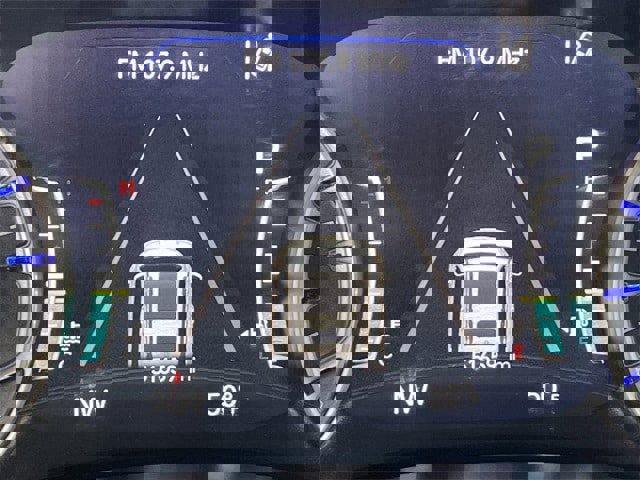 Used 2024 Chrysler Pacifica Touring-L image 14