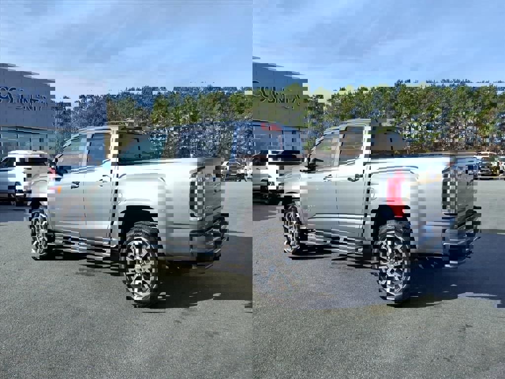 Used 2020 GMC Canyon Denali image 4