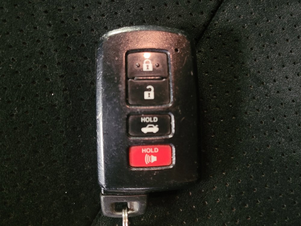 Used 2014 Toyota Camry SE image 32