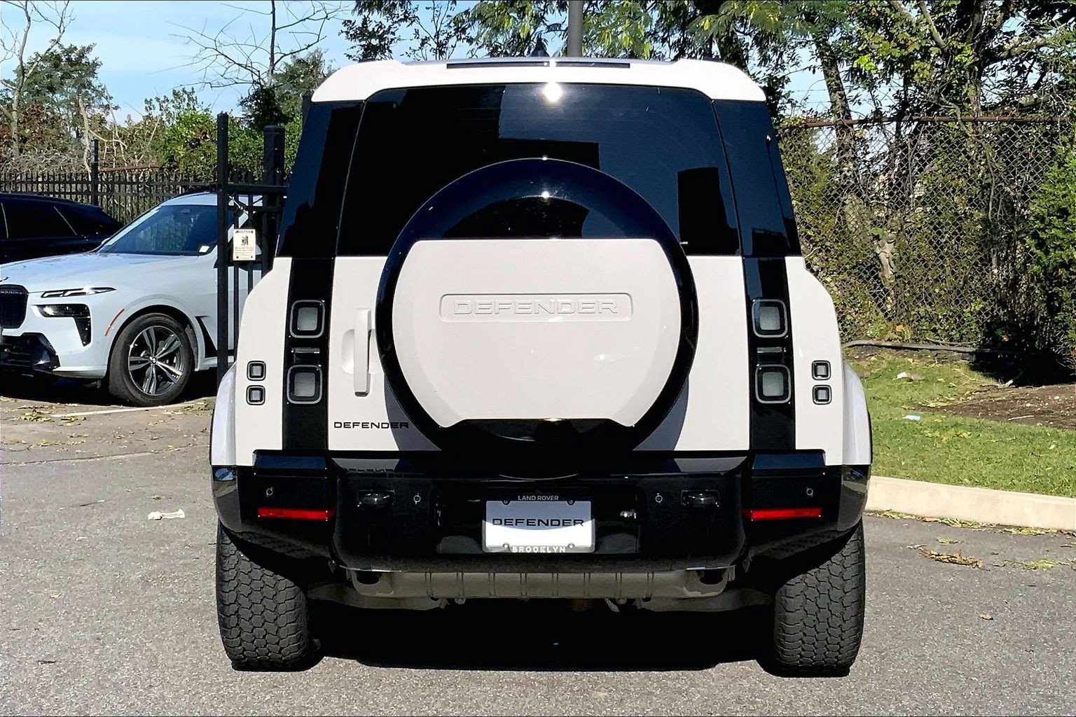 Certified 2026 Land Rover Defender 110 X-Dynamic SE AWD/4WD image 4