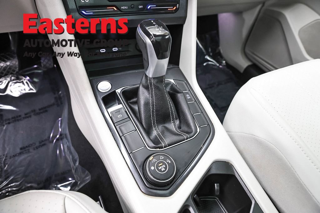 Used 2023 Volkswagen Tiguan SE AWD/4WD image 12