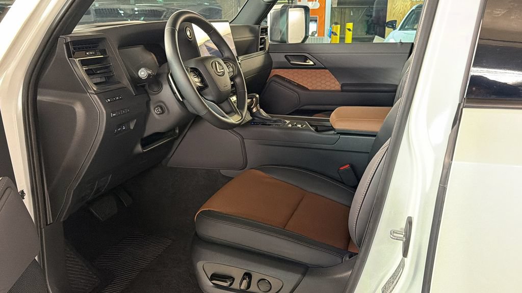 Used 2024 Lexus GX 550 w/ Accessory Package (Z1) AWD/4WD image 21