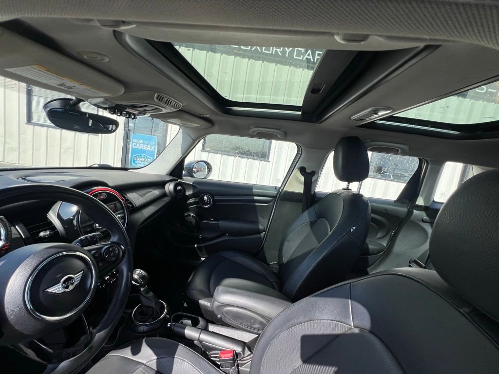 Used 2015 MINI Cooper 4-Door Hardtop image 12