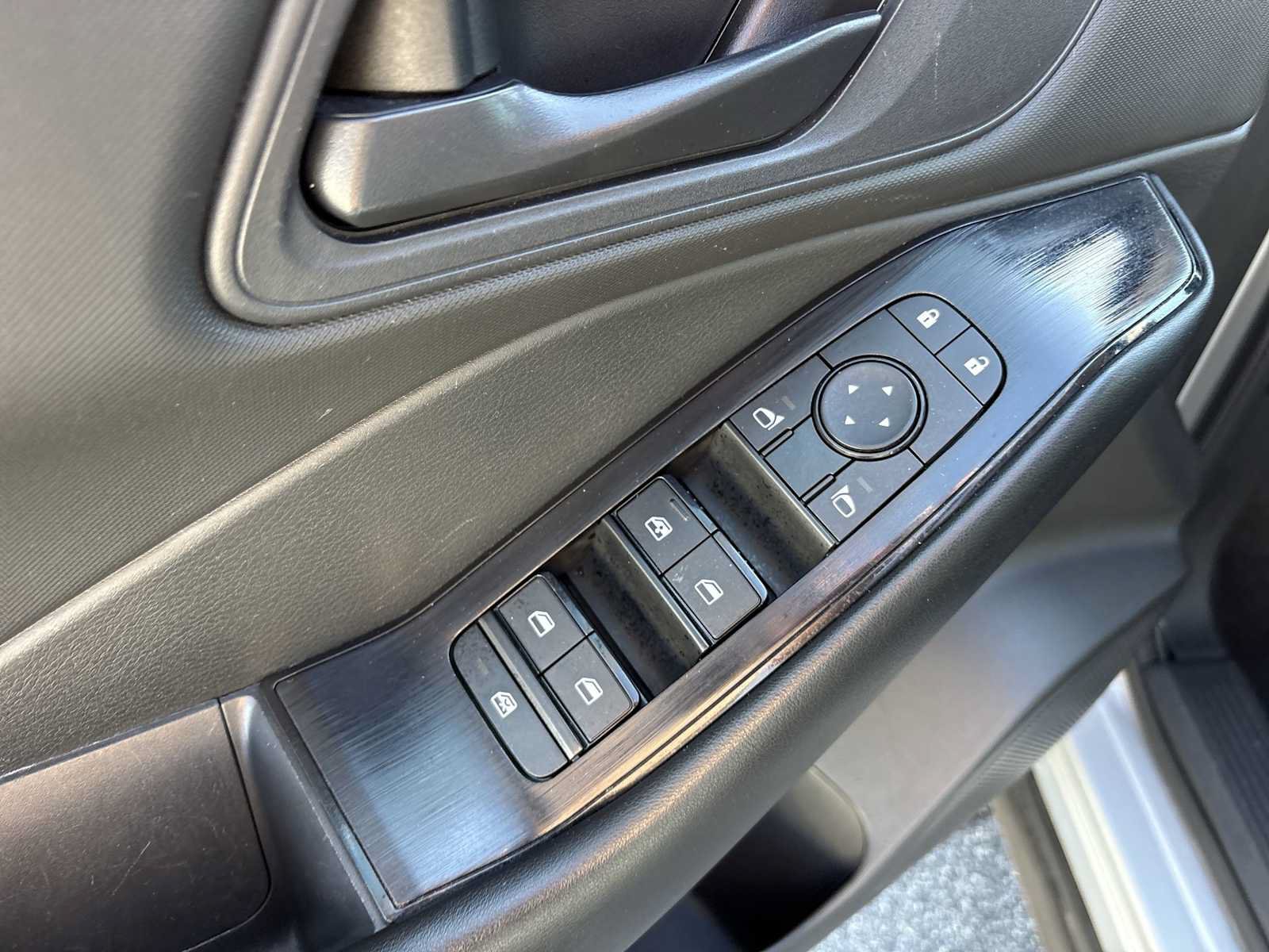 Used 2024 Nissan Rogue S AWD/4WD image 22