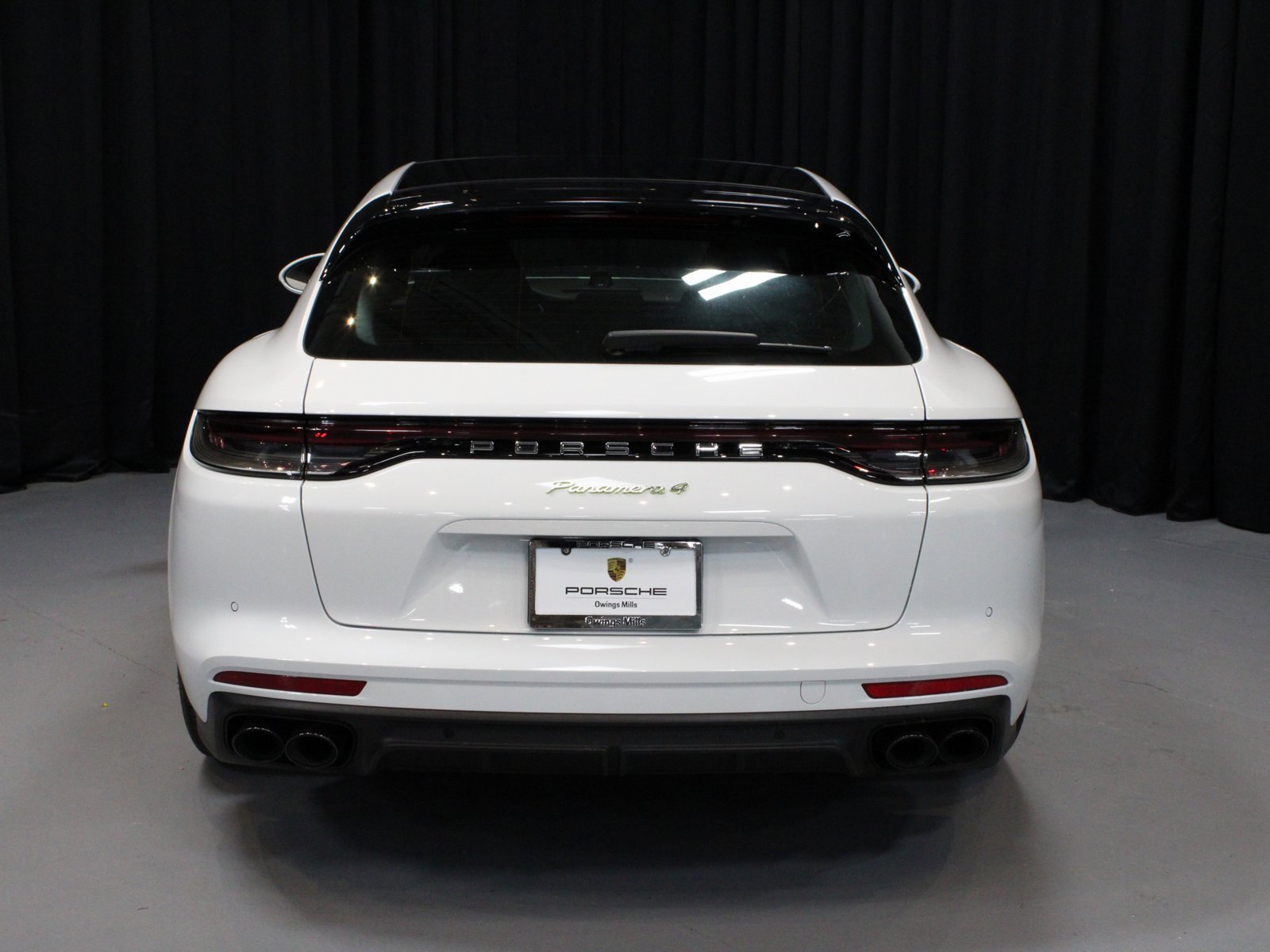 Certified 2023 Porsche Panamera 4 w/ Premium Package image 6