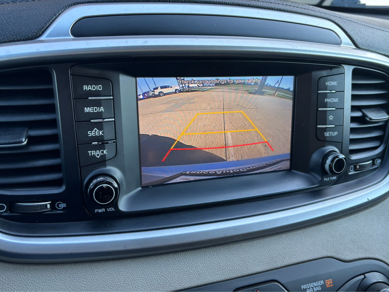 Used 2020 Kia Sorento LX FWD image 22