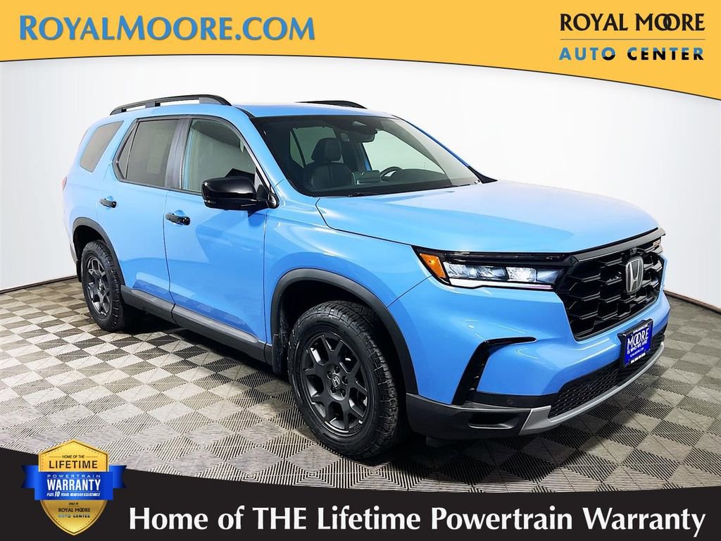 Used 2025 Honda Pilot TrailSport image 1