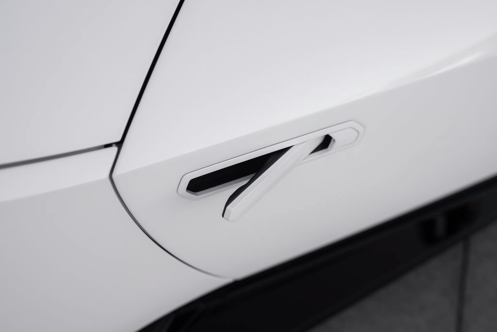 Used 2023 Lamborghini Huracan Tecnica RWD image 8