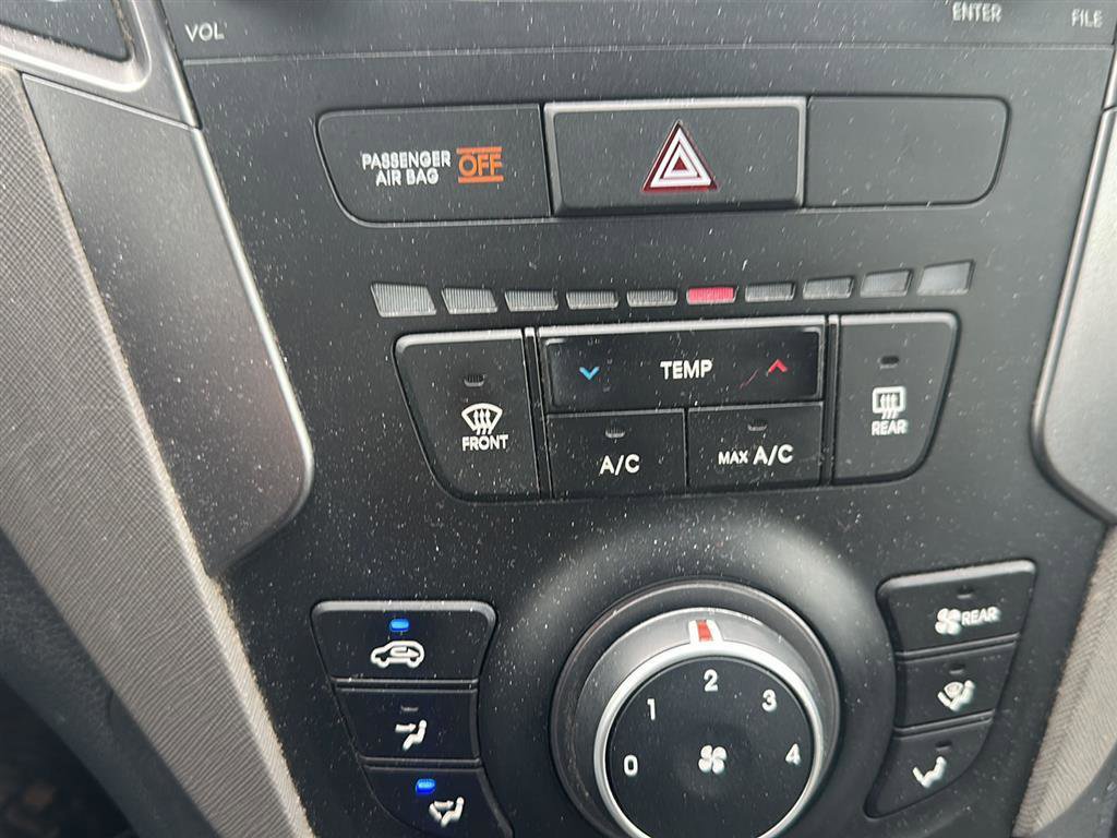 Used 2015 Hyundai Santa Fe GLS image 21