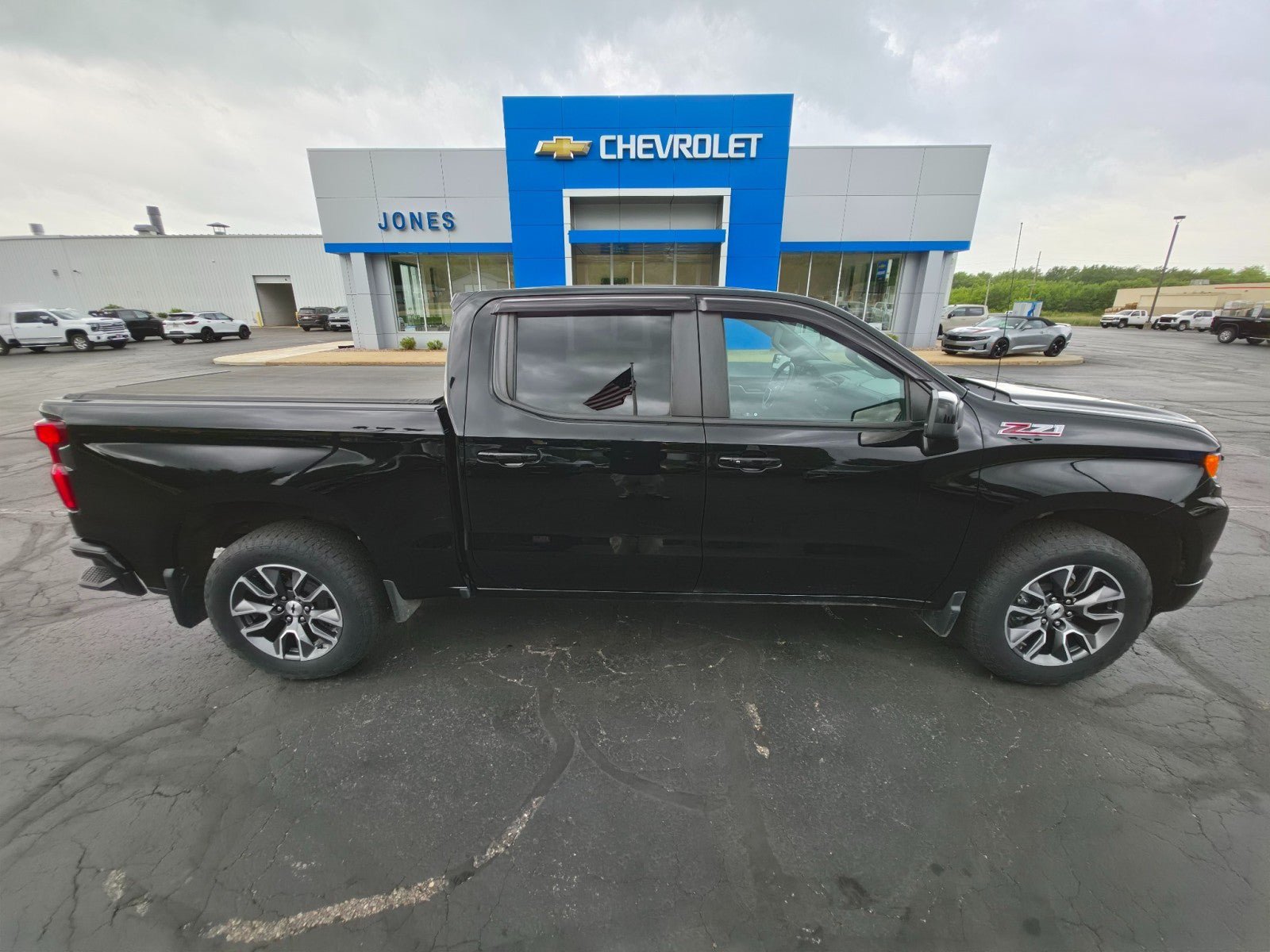 Used 2022 Chevrolet Silverado 1500 RST AWD/4WD image 6
