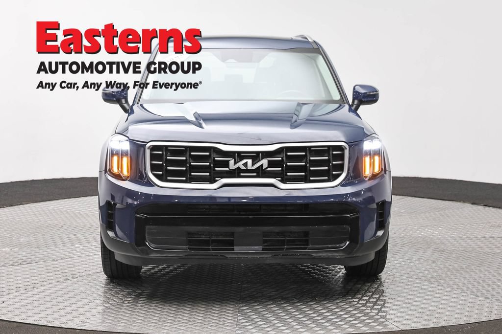 Used 2025 Kia Telluride S FWD image 2