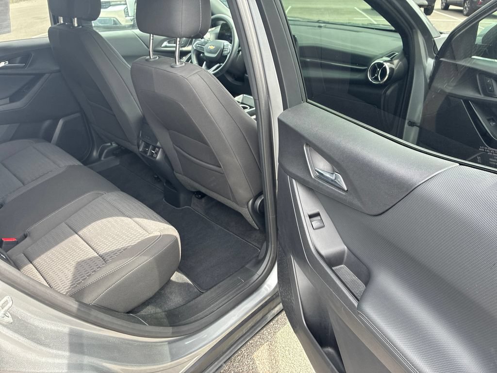 Used 2026 Chevrolet Equinox LT AWD/4WD image 18