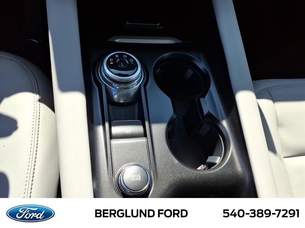 Used 2025 Ford Explorer Active w/ Active Comfort Package image 19