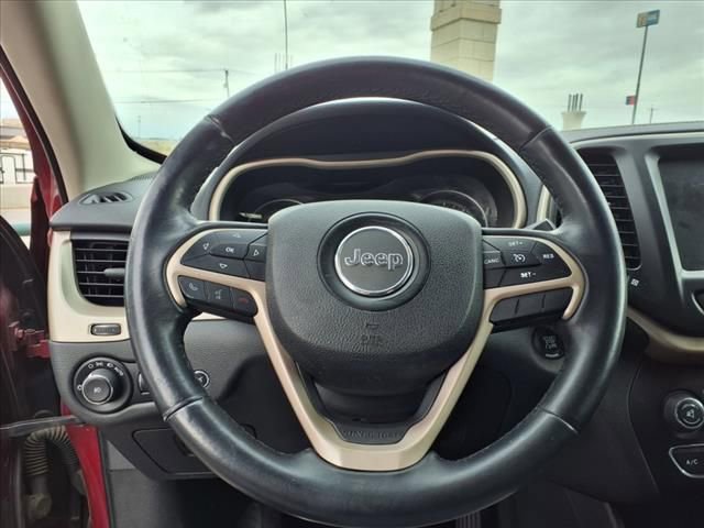 Used 2016 Jeep Cherokee Latitude w/ Comfort/Convenience Group FWD image 20