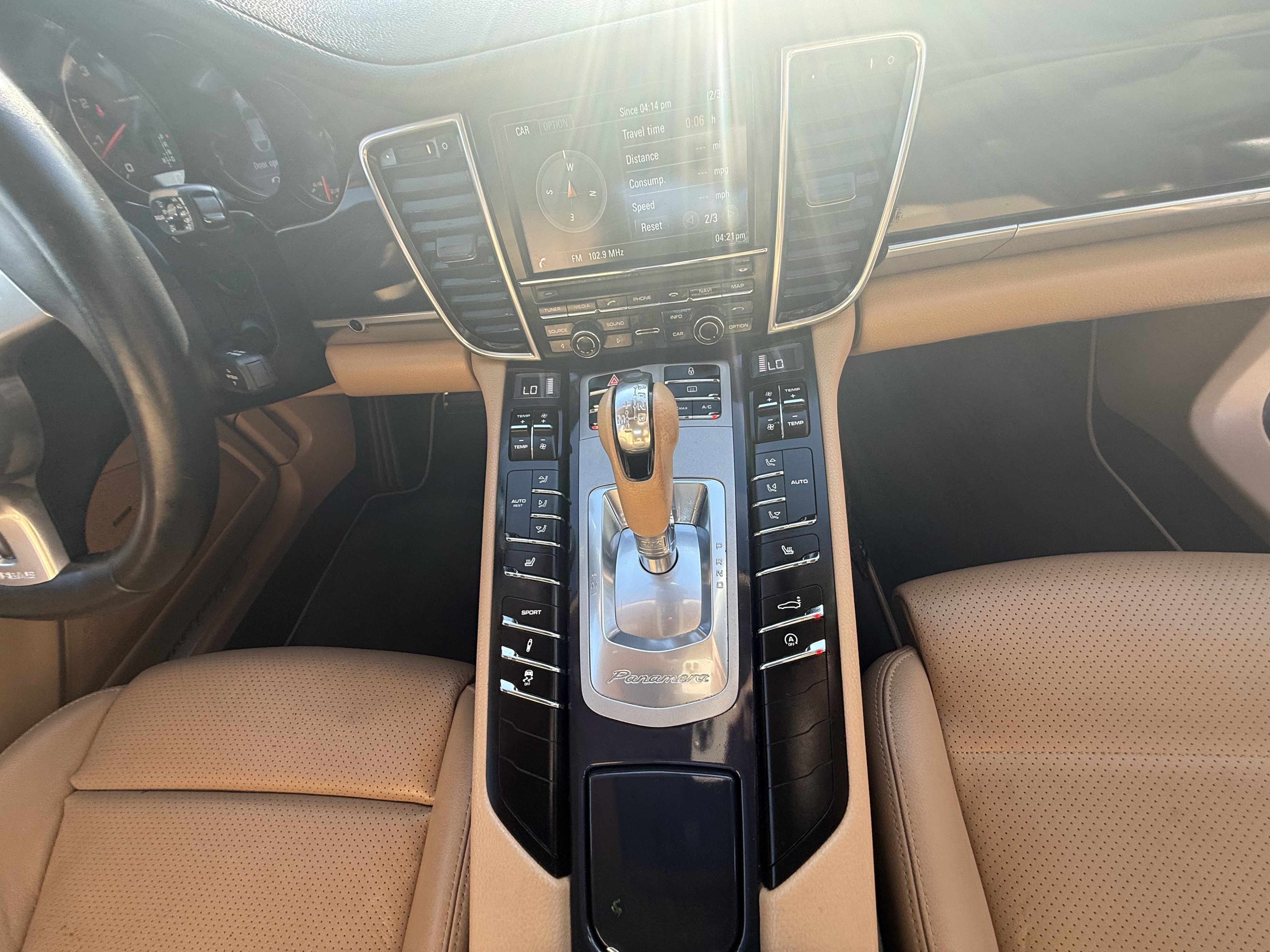 Used 2013 Porsche Panamera image 24