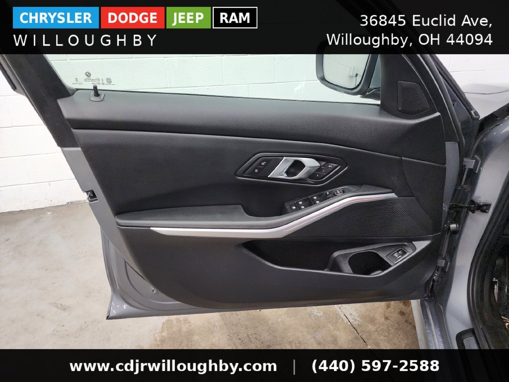 Used 2025 BMW 330i xDrive Sedan w/ Convenience Package AWD/4WD image 11