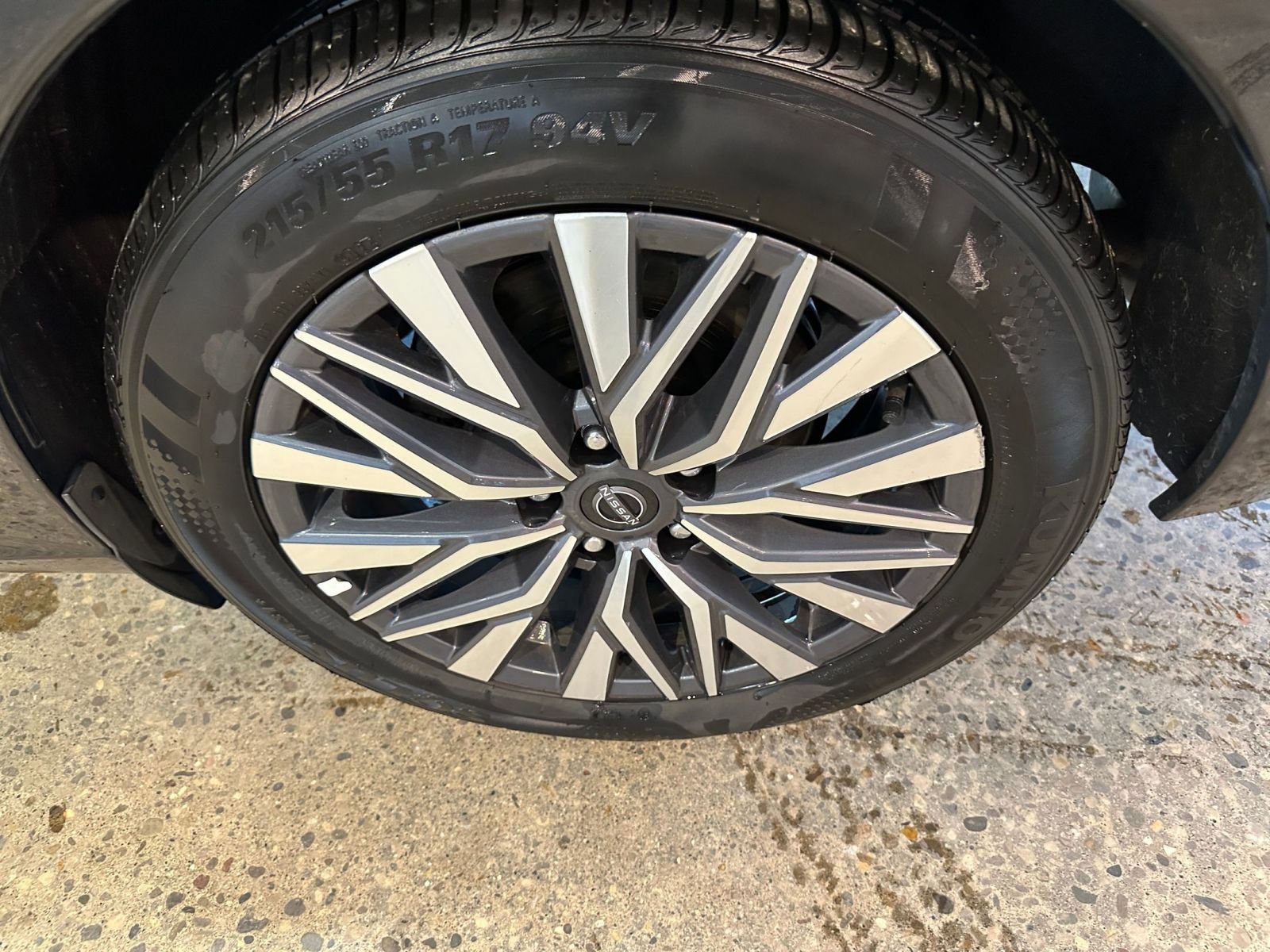 Used 2025 Nissan Altima 2.5 SV image 29