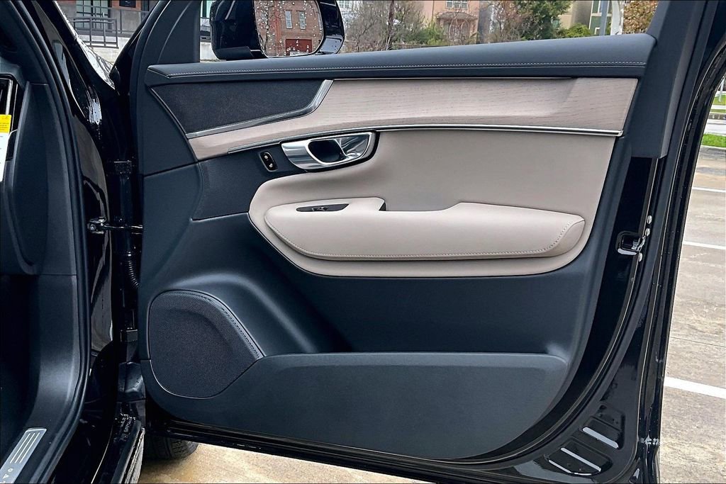 New 2026 Volvo XC90 T8 Core w/ Protection Package Premier image 14