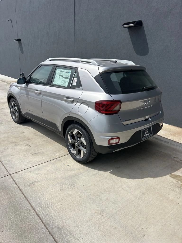 New 2026 Hyundai Venue SEL FWD image 5