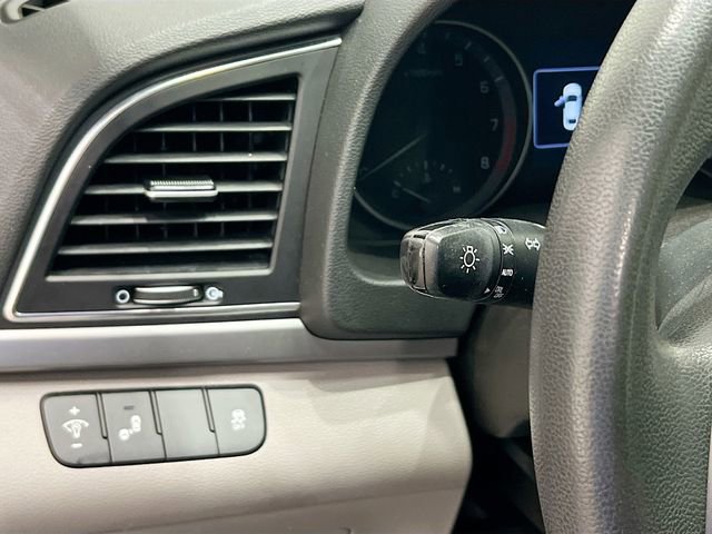 Used 2018 Hyundai Elantra SEL image 18