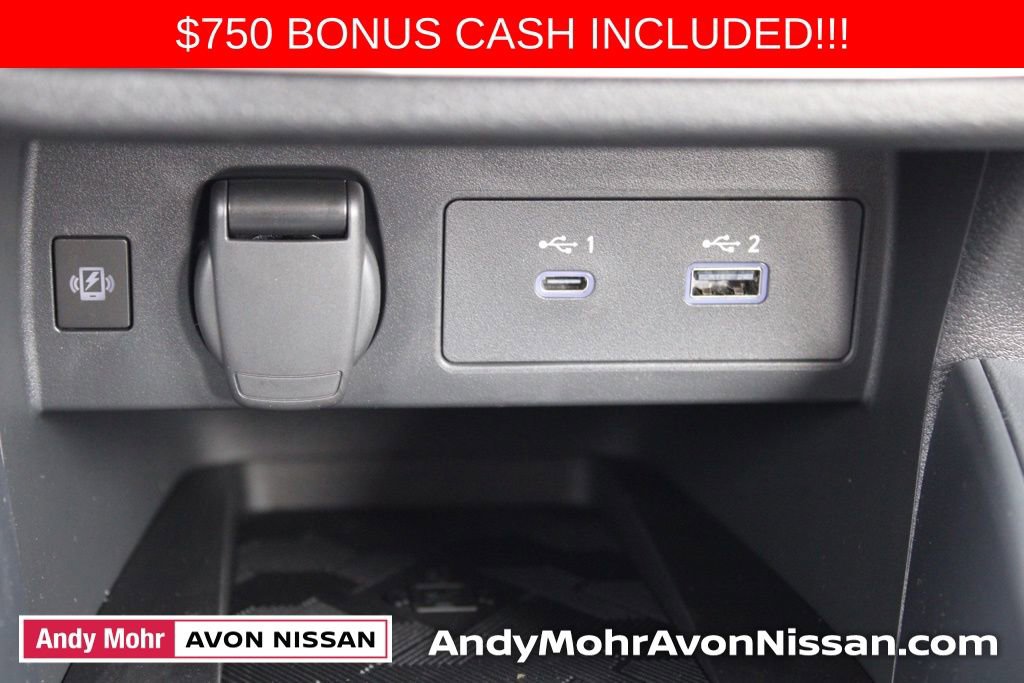 New 2025 Nissan Versa SR w/ Trunk Package image 25