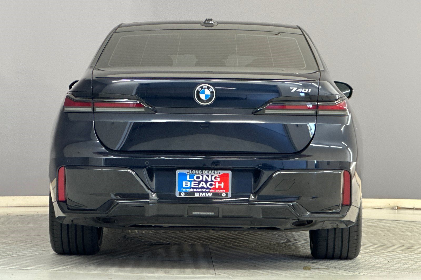 Certified 2023 BMW 740i RWD image 9