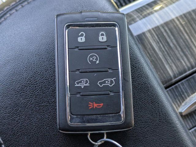 Used 2022 Jeep Wagoneer Series III w/ Premium Group I AWD/4WD image 27